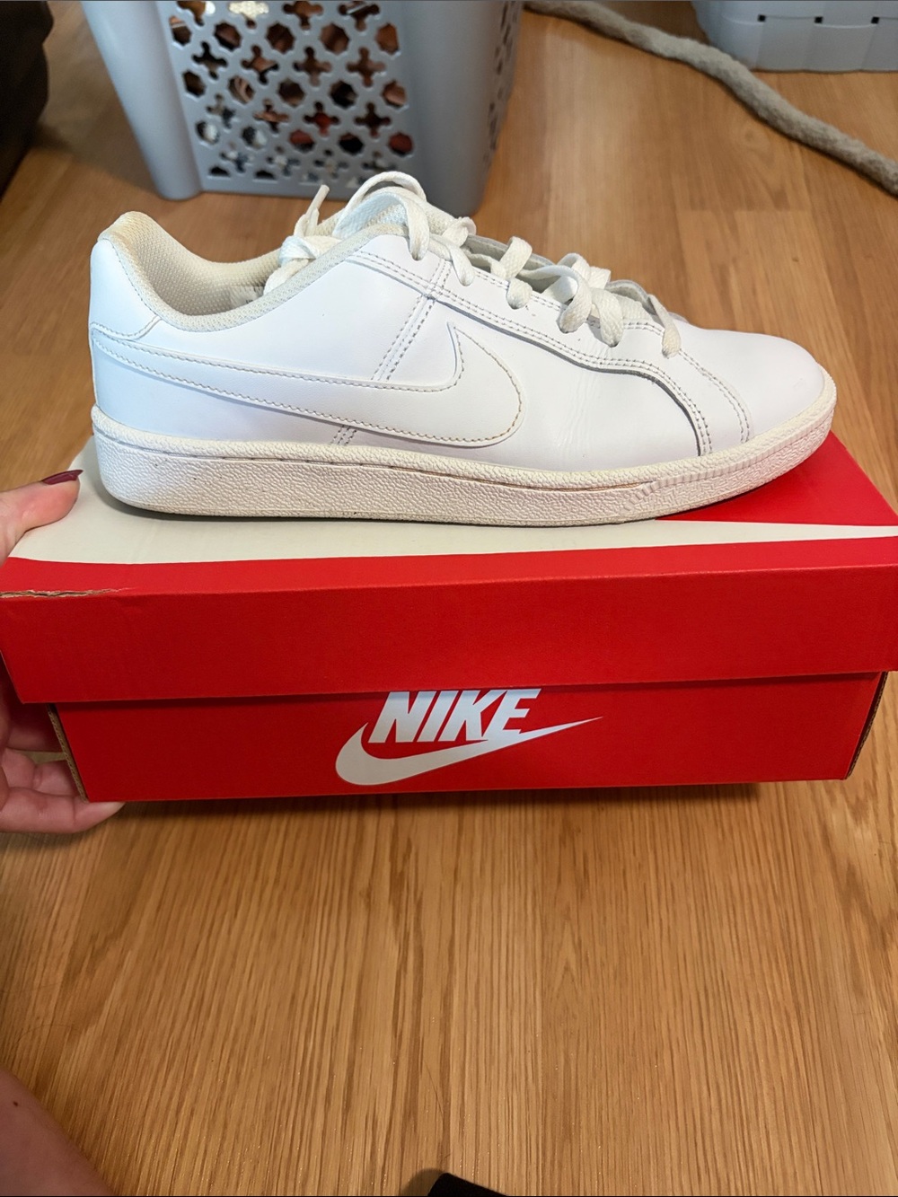 Nike court royale Leather Low-Top Sneakers